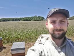 Bzzz-ness florissant : Ensemble pour la miellerie d'Ulysse