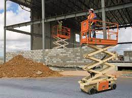 The lift capacity of a boom lift will depend on the make, model and type. How Much Does It Cost To Rent A Scissor Lift