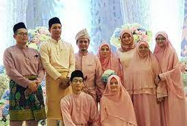 Pelakon, fattah amin, enggan mengulas panjang tindakan rakan gandingannya dalam drama suri hati mr pilot, neelofa. Keluarga Fattah Terima Menantu Lagi Iluminasi