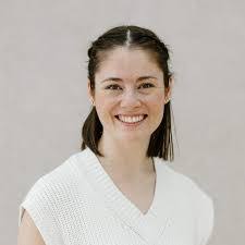 Kari Potts's Instagram, Twitter & Facebook