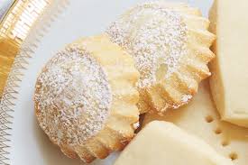 Maamouls Aux Dattes Et Aux Noix Recipe Maamoul Recipe Christmas Food Cookie Decorating