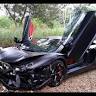 Lamborghini Aventador crash