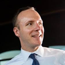 Ari Daniel Bradshaw (@AriBradshawAZ)