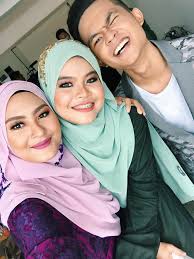 Namun, terkini wany hasrita sendiri menafikan mengenai mesej yang tular di facebook itu. Wani Syaz Wani Syaz Added A New Photo