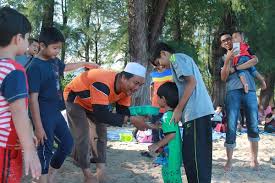 1.0 pengenalan 1.1 hari keluarga merupakan satu hari yang dapat dilaksanakan di antara pemimpin, masyarakat dan juga masyarakat setempat. Majlis Agama Islam Negeri Pulau Pinang Hari Keluarga Mainpp 2017