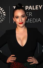 We interview wandavision star kat dennings about her return to the mcu, her chemistry with randall park's jimmy woo, and much more. Kat Dennings As Dr Darcy Lewis We Just Got The Craziest Wandavision Episode So Far Here Are All The New People Popsugar Entertainment Photo 4