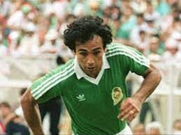 La fundación hugo sánchez soccerland es una organización registrada como 501(c)3 y es la fundación oficial pública y de caridad de hugo sánchez, el mejor jugador mexicano de futbol de. Coca Cola Magische Momente Platz 39 Mexiko Magie Von Hugo Sanchez Goal Com