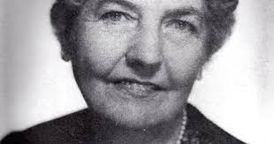 Behind great men stand 2 great women