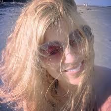 Gina Lanier's Instagram, Twitter & Facebook