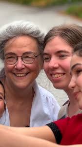 Hope Doran's Instagram, Twitter & Facebook