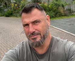 Good evening , I'm Nick from Lancashire .