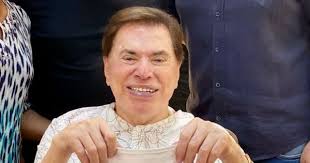 Access_time 5 maio 2019, 16h52. Aos 90 Anos Silvio Santos Posa No Salao E Retoca Penteado Chefe A Gazeta