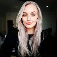 Carly Macleod's Instagram, Twitter & Facebook