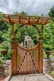 Gartentur Design 20 Kreative Ideen Fenster Turen Garten Zenideen Garden Gate Design Wooden Garden Gate Asian Landscape