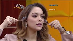 Cara menggunakan tomat untuk wajah masker tomat. Hilangkan Kantung Mata Dengan Sendok Dokter Oz Indonesia 9 April 2017 Youtube