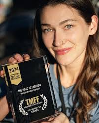 Gabrielle Link's Instagram, Twitter & Facebook