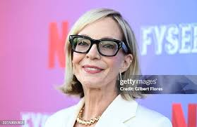 406 Allison Flores Photos & High Res Pictures