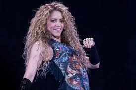 Последние твиты от shakira (@shakira). Shakira Fans In A Frenzy Think She S Coming Out As Lesbian