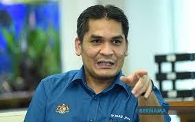 Jun 20, 2021 · education minister datuk dr radzi jidin said the hiring will involve a total of 18,702 grade dg41 education service officers. Bernama Period Spot Checks Tell Me At Which School Radzi Jidin