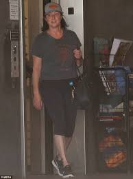 The actress from the hit tv shows beverly hills 90210 and charmed first shared her breast cancer diagnosis in 2015 but kept its recurrence private until. Shannen Doherty 47 Looks Fit Leaving Pilates Class With Husband As She S Now In Remission Daily Mail Online