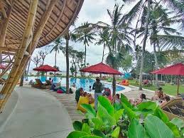 Biasalah tu, dia payung kita layan 😆💦. Penida Beach Club Picture Of Penida Beach Club Nusa Penida Tripadvisor
