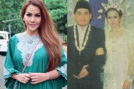 Tonton full videonya di vidio.com atau klik www.vidio.com/watch/1896006 nita thalia goyang heboh guncang panggung. Nita Thalia Ngaku Operasi Plastik Pakai Uang Dari Dompetnya Sendiri Nurdin Rudythia Bongkar Fakta Dan Singgung Adanya Bukti Dia Merengek Bilang Demi Karier Semua Halaman Grid Hot