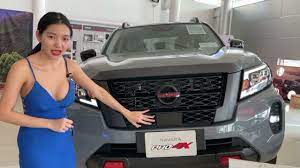 Sexy lady with Nissan Navara 2021 PRO-4X 7AT 4WD - YouTube