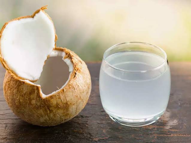 Uống nước dừa nguyên chất có tốt không?