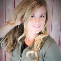 Lori Farnsworth's Instagram, Twitter & Facebook