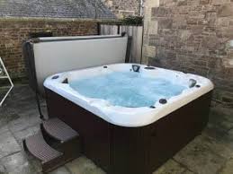 Here are some of the factors that will affect how much your hot tub costs to run in winter: Hot Tub Running Costs How Much Energy Does A Hot Tub Use Per Month