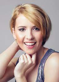 frecher lassiger short bob mit seitenscheitel freche coole bob frisuren frisuren bob frisur haar styling