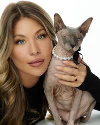 I like McCarren park. It's not a very pretty park but I make friends there  and I love friends 😸