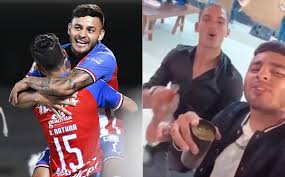 Check spelling or type a new query. Alexis Vega Y Uriel Antuna Fueron Separados De Chivas Indefinidamente Por Fiesta Durante La Pandemia Mestizo News