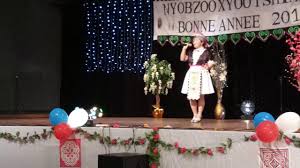 Concours De Chant Nouvel An Hmong 2019 Irigny Youtube En effet, chaque village ne le fête qu'à la fin des récoltes, ainsi les villages (même proches) ne le font pas exactement à la les fêtes du nouvel an sont l'occasion de faire la fête entre plusieurs villages, et donc de se rencontrer, de se mélanger.
