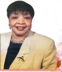 Lucinda Saunders's Instagram, Twitter & Facebook