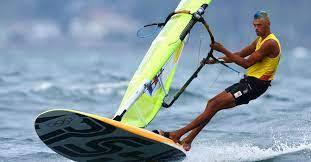 Badloe, his former training mate dorian van rijsselberghe is the favourite in the rs:x rs:x class and will be the olympic champion. D3v7hunnzbelkm