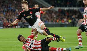 First of all i wanna send moreno and his psv head coach, phillip cocu, visited shaw in the hospital. Hector Moreno Should Be Punished For Leg Breaker On Man United S Luke Shaw Says Collina Football Sport Express Co Uk