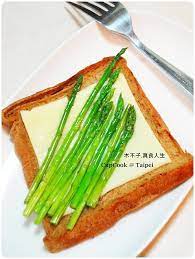 平底鍋早餐食譜 蘆筍料理 蘆筍起司烤吐司 10分鐘簡易早餐食譜 木不子教你做點心 蛋糕與美食 痞客邦 fast food