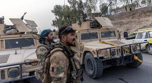 Seorang politisi di kandahar mengatakan kepada bbc bahwa kotanya berisiko serius jatuh ke taliban, dengan puluhan ribu orang sudah mengungsi dan bencana kemanusiaan. 9lvvt19k J 5im