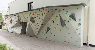 #outdoor_kletterwand 5,76 m² mit 40 #klettersteinen zur direkten montage an einer tragfähigen mauer. Kristallturm Kompetenter Partner Fur Den Bau Ihrer Boulderwand