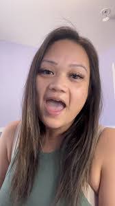 Amy Gresham's Instagram, Twitter & Facebook