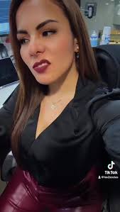 Que flojera #todasmienten #hembramala #bushonas #shot #viraltiktok  #pistearconmiscompas #pistear #takata #lamonteenlablindada  #bellakeopesopluma