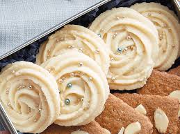 Simmer, stirring gently to avoid crushing the berries, until sugar dissolves and filling thickens, 5 to 8 minutes. Christmas Cookies Brown Sugar Shortbreads Chatelaine