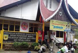 Kabupaten tanah datar merupakan salah satu kabupaten yang berada dalam provinsi sumatera barat, indonesia, dengan ibu kota batusangkar. Batusangkar Ovumnews