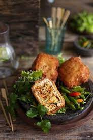 Tahu Isi Tahu Isi Is A Deep Fried Stuffed Tofu Snack The Filling Usually Includes A Variety Of Vegetables Such As Cabbage Carr Food Asian Recipes Recipes