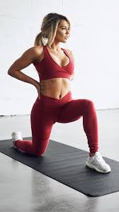 Technoreview Hairdresser Mobile App Increases Your Revenues Fitness Photoshoot Fitness Fashion Sport Outfits