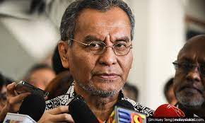 Ketua jabatan ortopedik hospital sungai buloh yang didakwa terbabit dengan kes gangguan seksual digantung daripada. Malaysiakini Kes Gangguan Seksual Hospital Bekas Ketua Jabatan Digantung Tugas
