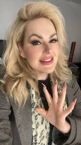 I'm grinning like a Cheshire Cat today 😸, having just landed a pretty full  diary of gigs for April with the wonderful TUI BLUE Sensatori resorts in  Rhodes & Turkey. 🇬🇷 🇹🇷