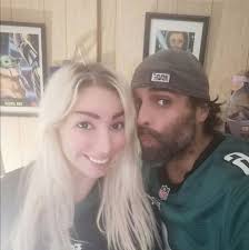 How does dual battery display work?