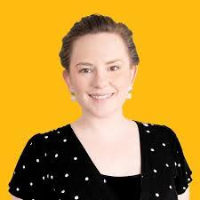 Tara Leslie's Instagram, Twitter & Facebook